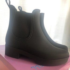 Black Chelsea Ankle Boots - Jeffrey Campbell